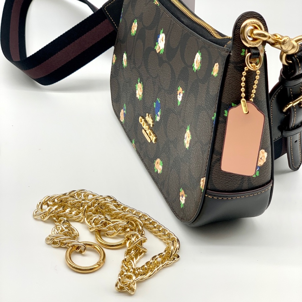 Coach 
Jes Baguette In Signature Canvas With Vintage Mini Rose Print - Picture 10 of 10